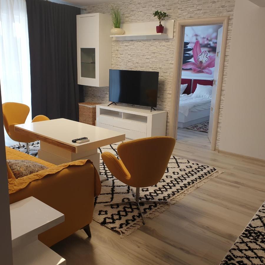Carolina Sweet Apartament Oradea Exterior foto